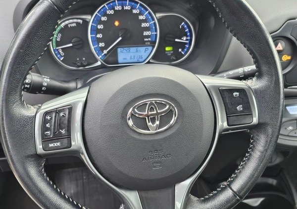 Toyota Yaris cena 49900 przebieg: 63000, rok produkcji 2016 z Olsztyn małe 497